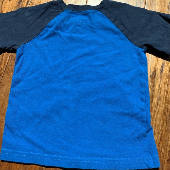 Boys 24 months Assorted T-shirts - Picture 3 of 12